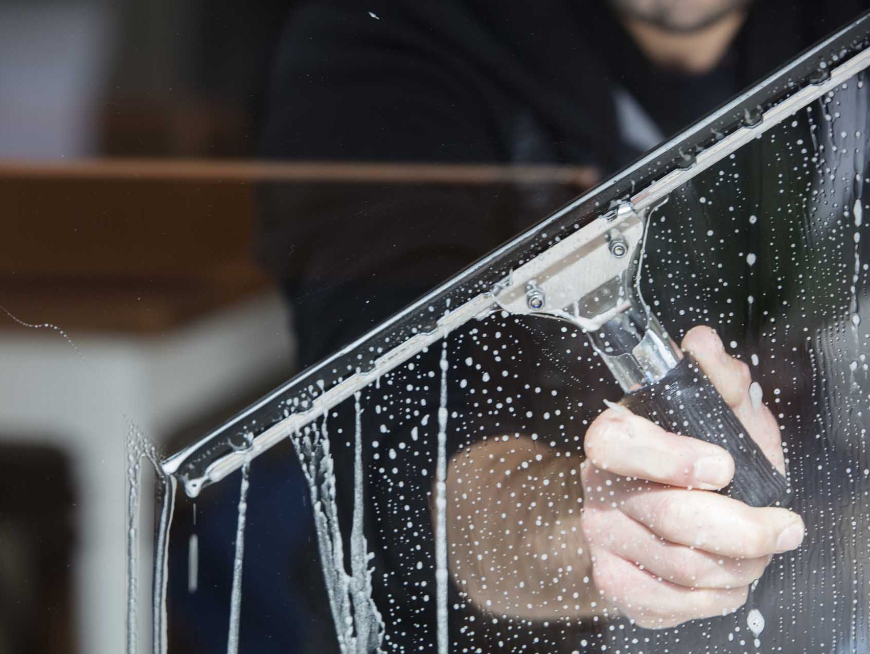 Fenster- & Fassadenreinigung